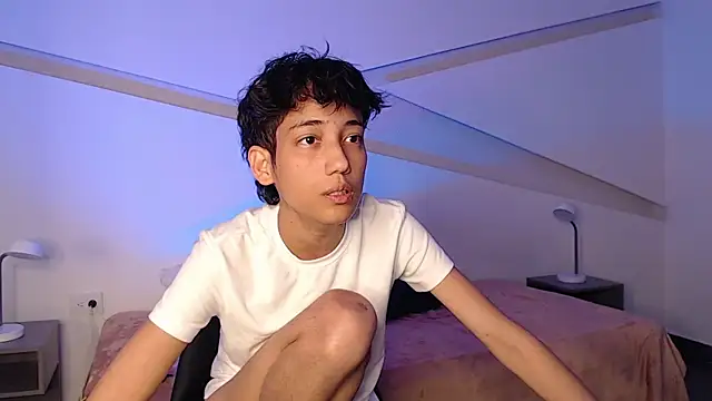 Snapshot of hot_little_bunny chatting on 12, 2, 2025 hot little bunny online show from 12, 2, 2025