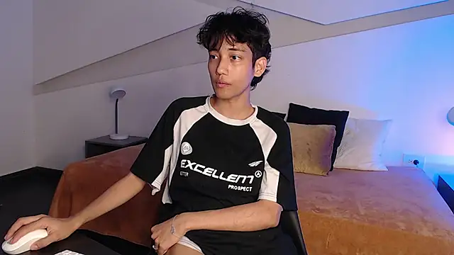 Snapshot of hot_little_bunny chatting on 18, 2, 2025 hot little bunny online show from 18, 2, 2025