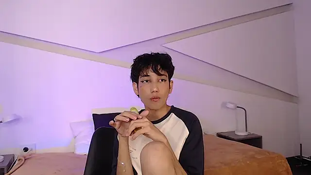 Snapshot of hot_little_bunny chatting on 24, 2, 2025 hot little bunny online show from 24, 2, 2025