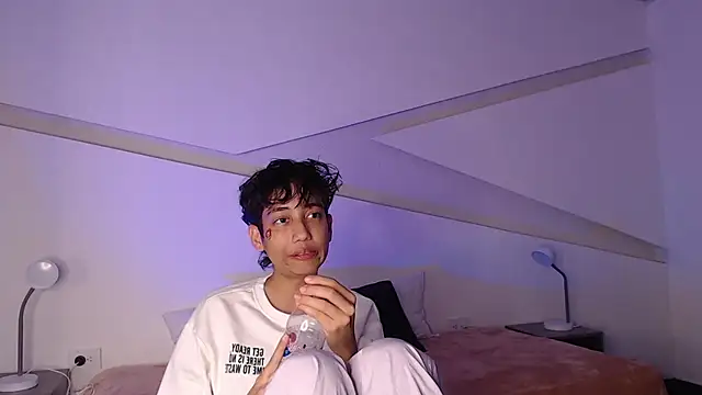 Snapshot of hot_little_bunny chatting on 1, 3, 2025 hot little bunny online show from 1, 3, 2025