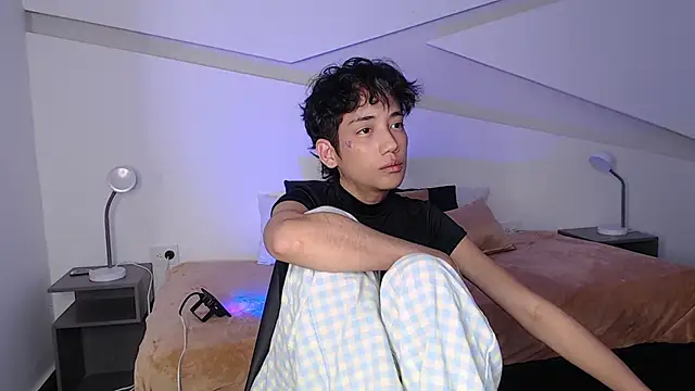 Snapshot of hot_little_bunny chatting on 2, 3, 2025 hot little bunny online show from 2, 3, 2025