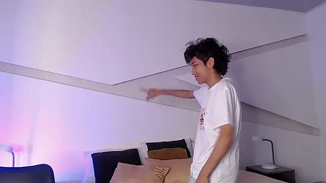 Snapshot of hot_little_bunny chatting on 11, 3, 2025 hot little bunny online show from 11, 3, 2025