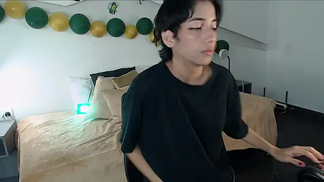 Snapshot of hot_little_bunny chatting on 17, 3, 2025 hot little bunny online show from 17, 3, 2025