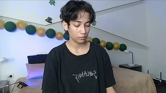 Snapshot of hot_little_bunny chatting on 18, 3, 2025 hot little bunny online show from 18, 3, 2025