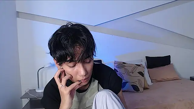 Snapshot of hot_little_bunny chatting on 19, 3, 2025 hot little bunny online show from 19, 3, 2025