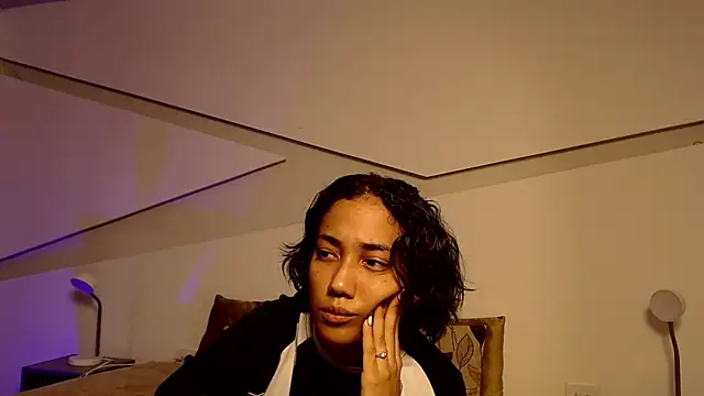 Snapshot of hot_little_bunny chatting on 8, 9, 2025 hot little bunny online show from 8, 9, 2025