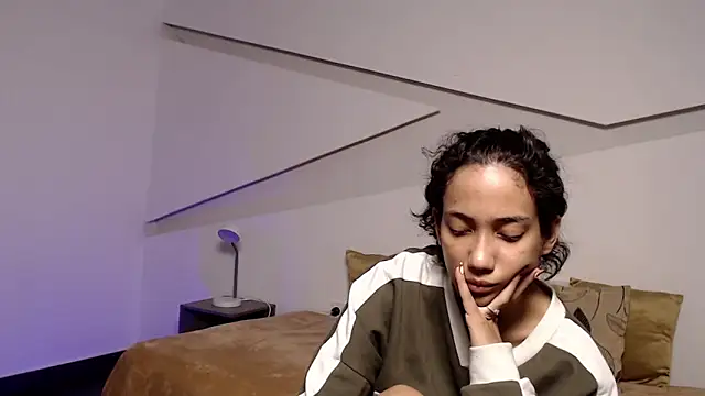 Snapshot of hot_little_bunny chatting on 10, 9, 2025 hot little bunny online show from 10, 9, 2025