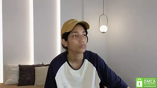 Snapshot of hot_little_bunny chatting on 17, 9, 2025 hot little bunny online show from 17, 9, 2025