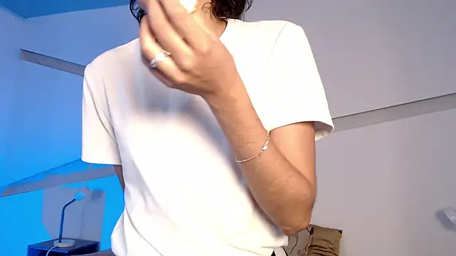 Snapshot of hot_little_bunny chatting on 21, 10, 2025 hot little bunny online show from 21, 10, 2025