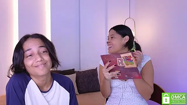 Snapshot of hot_little_bunny chatting on 31, 10, 2025 hot little bunny online show from 31, 10, 2025