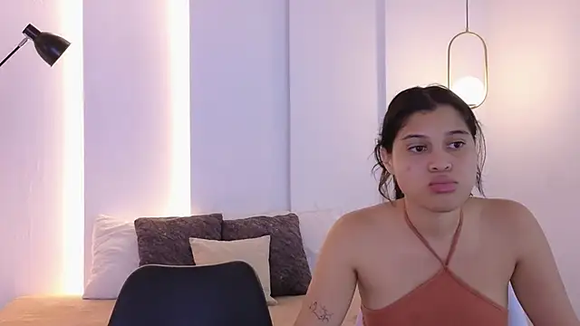 Snapshot of hot_little_bunny chatting on 13, 11, 2025 hot little bunny online show from 13, 11, 2025