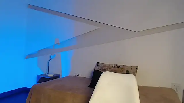 Snapshot of hot_little_bunny chatting on 17, 11, 2025 hot little bunny online show from 17, 11, 2025