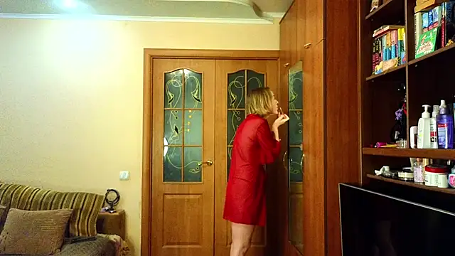 YourQueenX online show from 6, 3, 2026