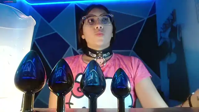 DaMikaela  online show from 12, 9, 2025