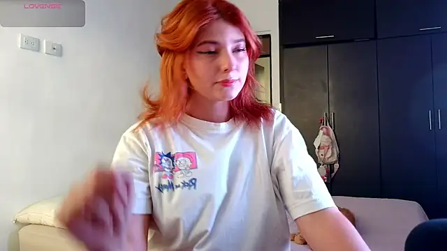 Snapshot of Ania_jones chatting on 18, 11, 2025 Ania jones online show from 18, 11, 2025