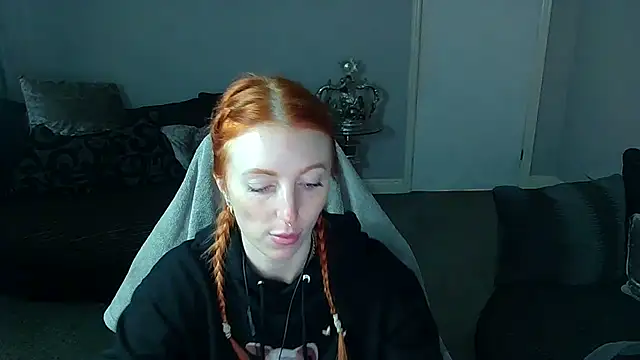 Snapshot of Red_firesquirt chatting on 4, 2, 2025 Red firesquirt online show from 4, 2, 2025
