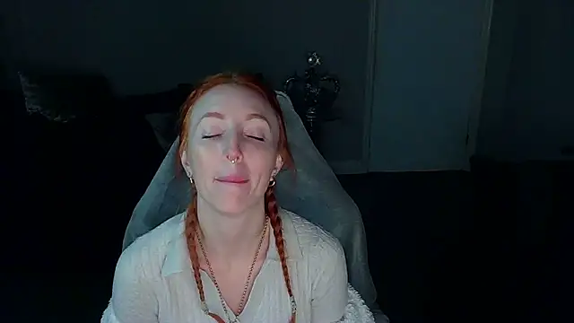 Snapshot of Red_firesquirt chatting on 4, 2, 2025 Red firesquirt online show from 4, 2, 2025