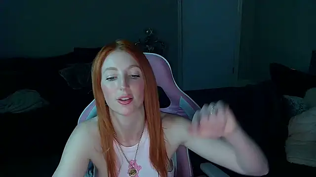Snapshot of Red_firesquirt chatting on 4, 3, 2025 Red firesquirt online show from 4, 3, 2025