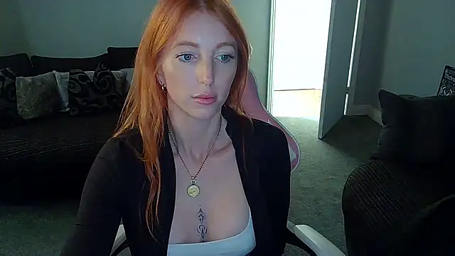 Snapshot of Red_firesquirt chatting on 12, 9, 2025 Red firesquirt online show from 12, 9, 2025