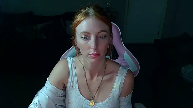 Snapshot of Red_firesquirt chatting on 16, 10, 2025 Red firesquirt online show from 16, 10, 2025