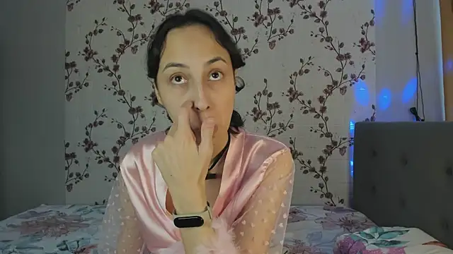 Snapshot of Alisagold90 chatting on 2, 2, 2025 Alisagold90 online show from 2, 2, 2025