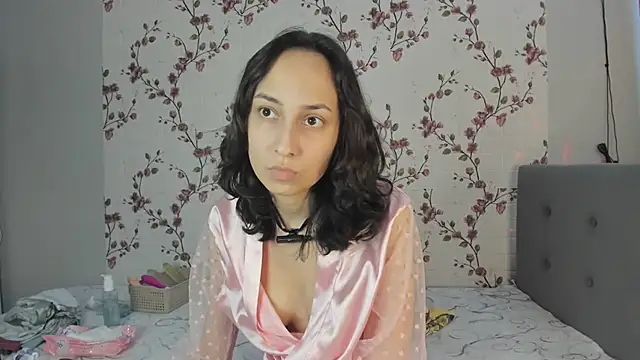 Snapshot of Alisagold90 chatting on 15, 2, 2025 Alisagold90 online show from 15, 2, 2025