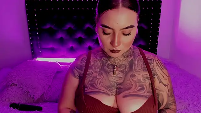 CloeeBeckam online show from 27, 2, 2025