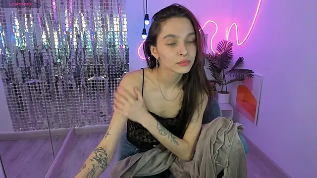 ChloeSunny online show from 6, 4, 2026