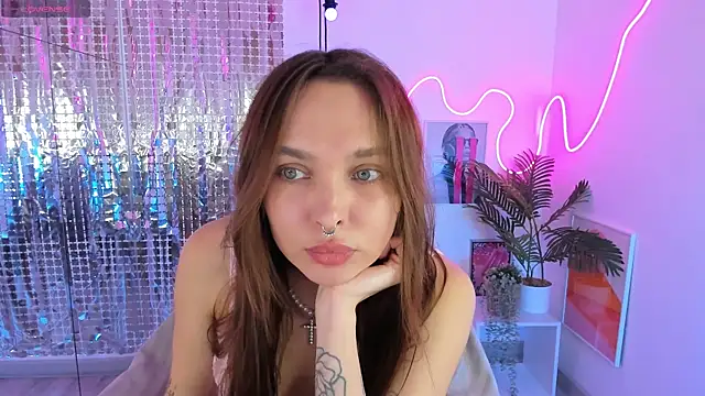 ChloeSunny online show from 23, 7, 2026