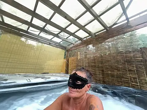 Snapshot of prainxxx22 chatting on 29, 9, 2025 prainxxx22 online show from 29, 9, 2025