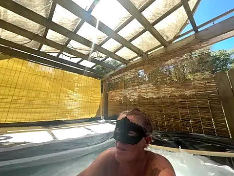 Snapshot of prainxxx22 chatting on 3, 10, 2025 prainxxx22 online show from 3, 10, 2025