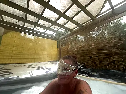 Snapshot of prainxxx22 chatting on 13, 10, 2025 prainxxx22 online show from 13, 10, 2025