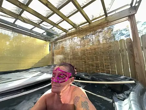 Snapshot of prainxxx22 chatting on 11, 11, 2025 prainxxx22 online show from 11, 11, 2025