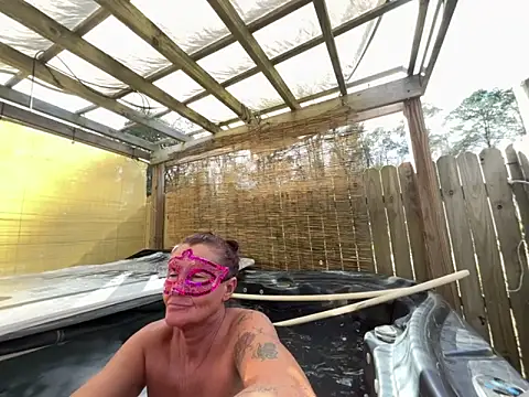 Snapshot of prainxxx22 chatting on 13, 11, 2025 prainxxx22 online show from 13, 11, 2025