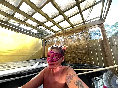 Snapshot of prainxxx22 chatting on 14, 11, 2025 prainxxx22 online show from 14, 11, 2025