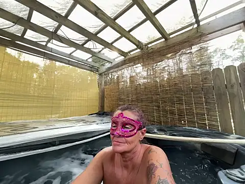 Snapshot of prainxxx22 chatting on 15, 11, 2025 prainxxx22 online show from 15, 11, 2025