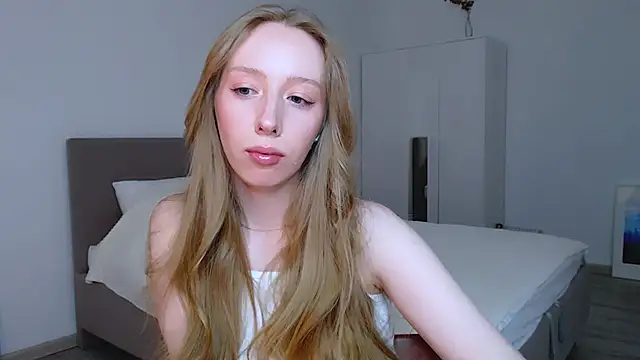 Snapshot of Luna_insniity chatting on 12, 12, 2024 Luna insniity online show from 12, 12, 2024