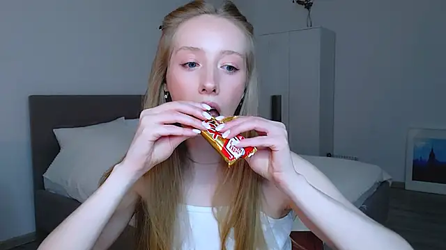 Snapshot of Luna_insniity chatting on 30, 12, 2024 Luna insniity online show from 30, 12, 2024