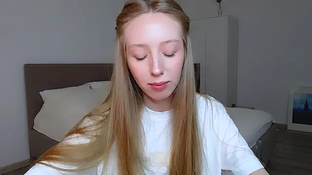 Snapshot of Luna_insniity chatting on 3, 1, 2025 Luna insniity online show from 3, 1, 2025