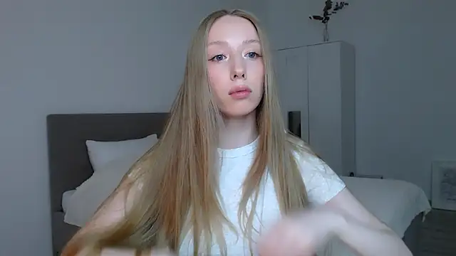 Snapshot of Luna_insniity chatting on 2, 11, 2025 Luna insniity online show from 2, 11, 2025