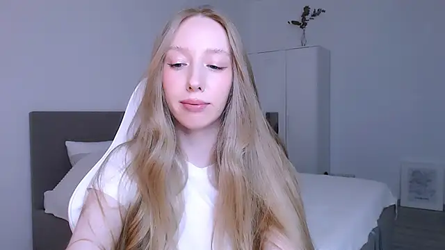 Snapshot of Luna_insniity chatting on 21, 11, 2025 Luna insniity online show from 21, 11, 2025