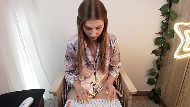 Snapshot of Miss_Christine_Cardo chatting on 26, 5, 2026 Miss Christine Cardo online show from 26, 5, 2026