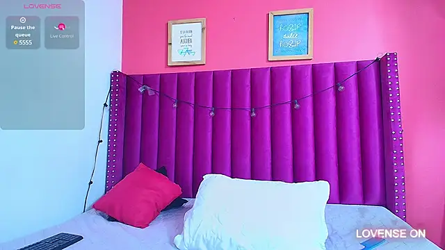 Snapshot of littlee_emilyy_ chatting on 12, 12, 2024 littlee emilyy  online show from 12, 12, 2024