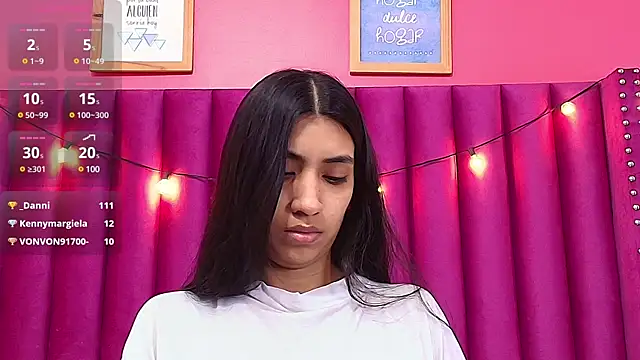 Snapshot of littlee_emilyy_ chatting on 6, 2, 2025 littlee emilyy  online show from 6, 2, 2025