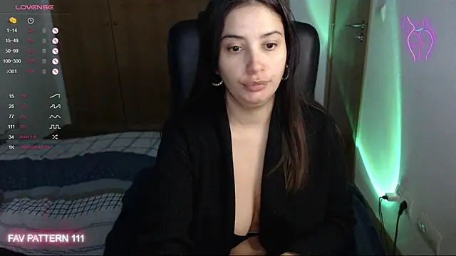 Snapshot of AnnaQueen chatting on 14, 1, 2025 AnnaQueen online show from 14, 1, 2025