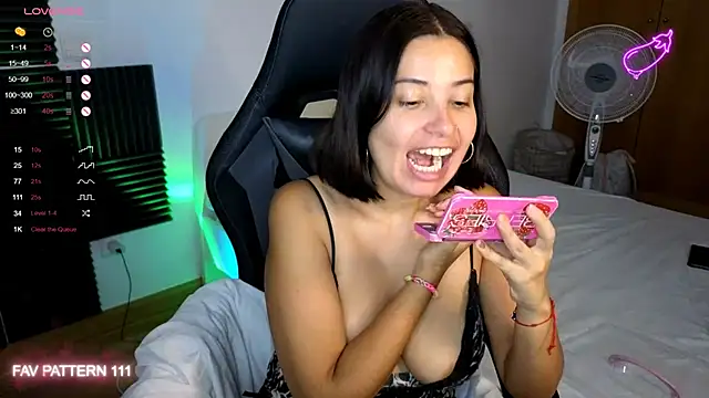 Snapshot of AnnaQueen chatting on 14, 9, 2025 AnnaQueen online show from 14, 9, 2025