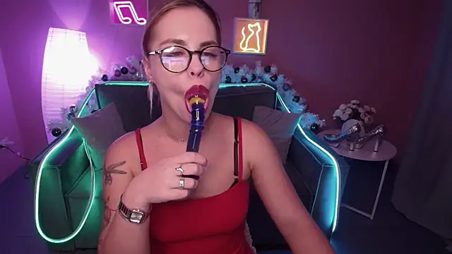 Snapshot of RikaRaily chatting on 7, 1, 2025 RikaRaily online show from 7, 1, 2025