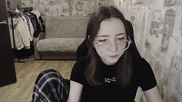 Snapshot of AmeliaKamishiro chatting on 8, 1, 2025 AmeliaKamishiro online show from 8, 1, 2025