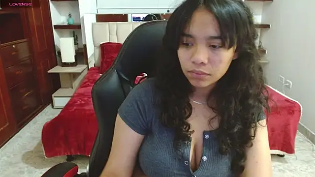 laureentt  online show from 5, 2, 2025