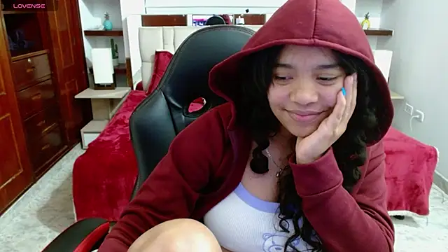 laureentt  online show from 7, 2, 2025